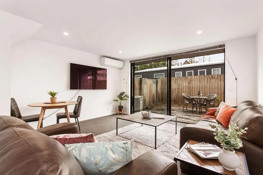 Funky Spacious 2Bdrms 2Bthrms Free Covered Park. Christchurch